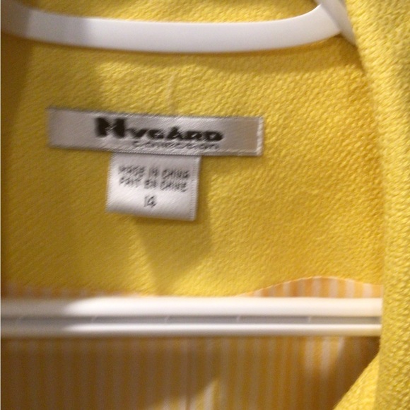 Bright yellow Nygard crop blazer, US14 - Picture 4 of 6